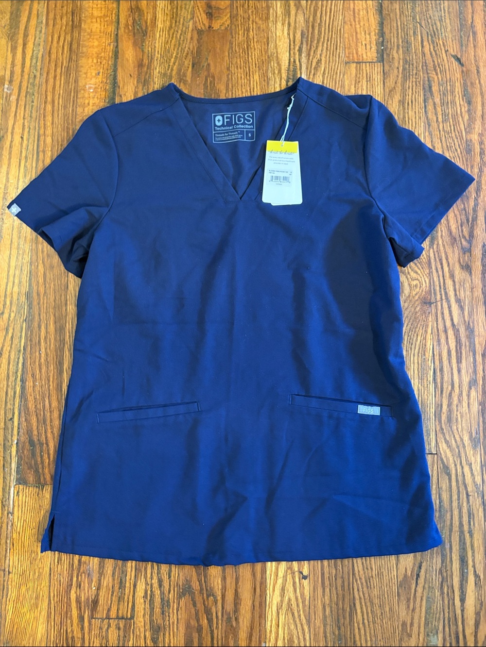 🎉NWT! Figs Navy Casma Three Pocket V-Neck Short Sleeve Scrub Top